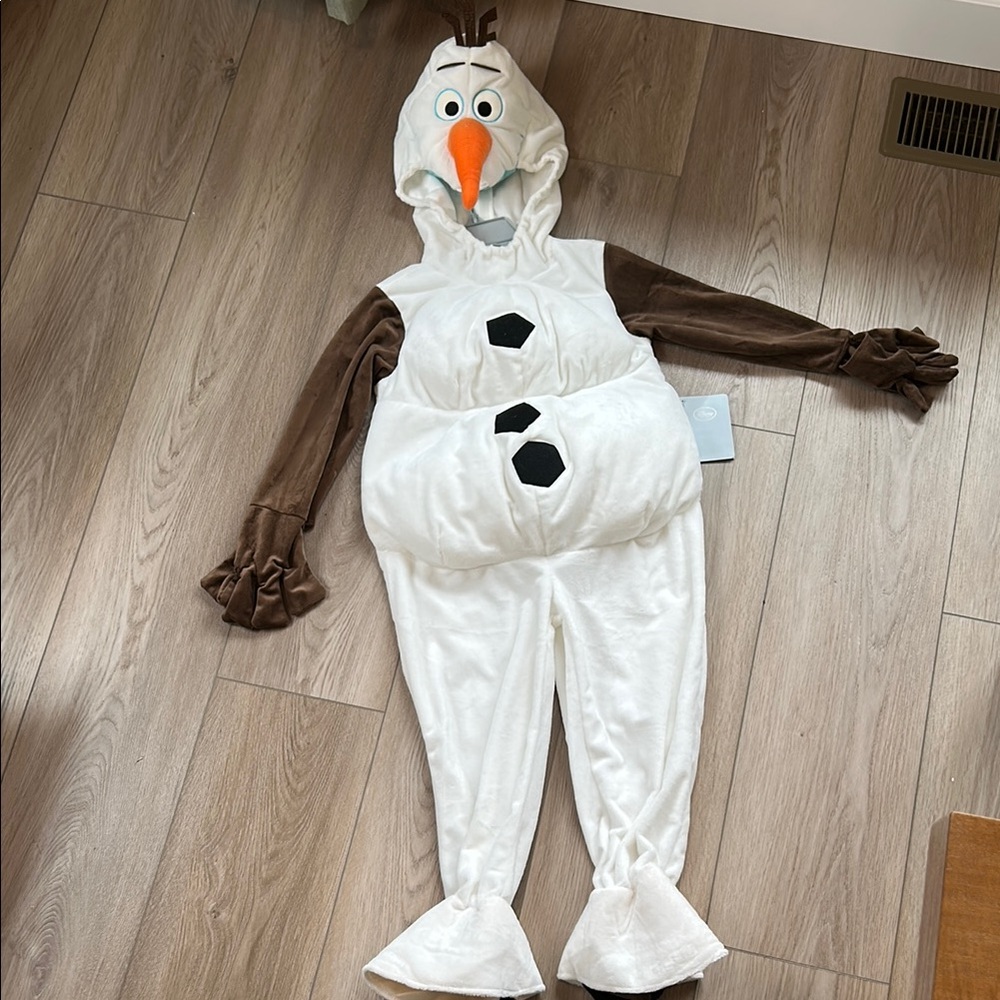 NWT Disney Store Frozen Olaf costume. Size 5/6